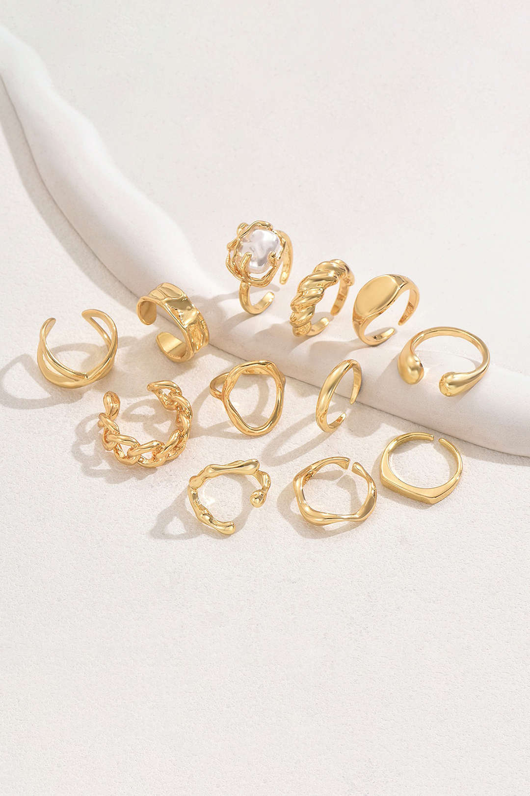Anillo Clara Contorno Abierto en Estilo Moderno
