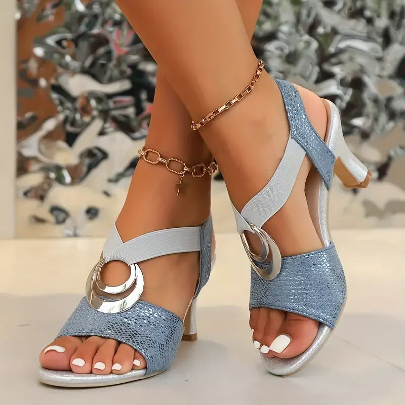 Alma Azul – Sandalias elegantes con hebilla decorativa