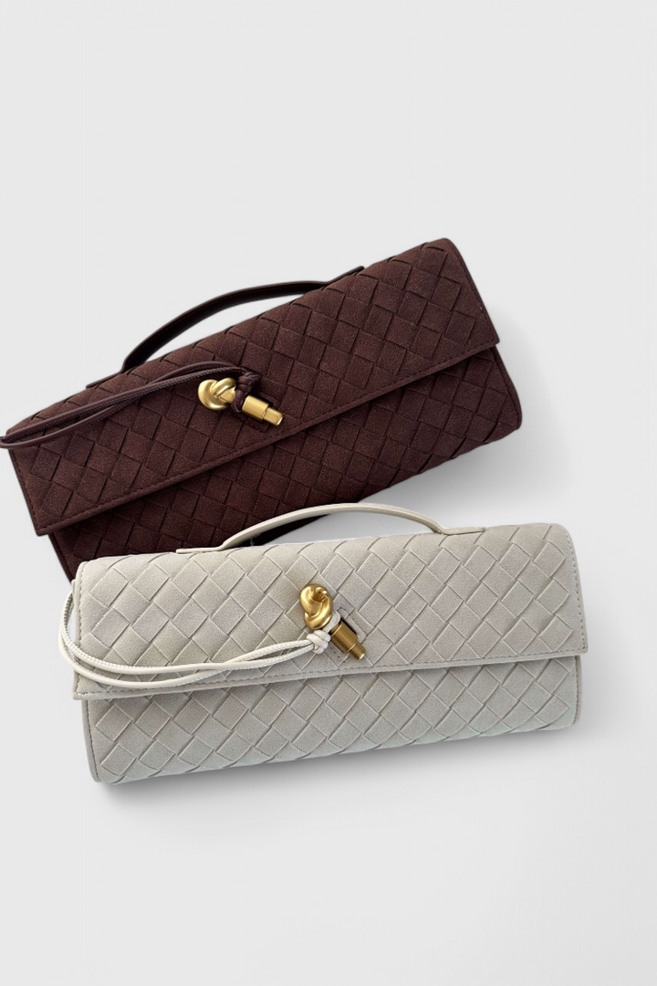 Bolso Mara de Silueta Atemporal en Ante