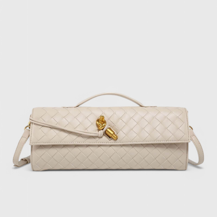 Clutch Alina con Nudo Escultural en Oro Suave