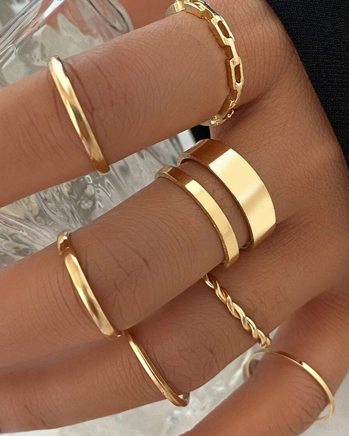 Set Clara de 7 Anillos con Estilo Versátil